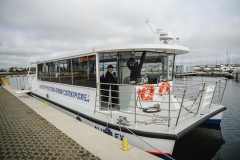 16_05_2026_PIERWSZY_REJS_TRAMWAJU_WODNEGO_PUCK_CHALUPY_FOT_KONRAD_KEDZIOR-8-z-1